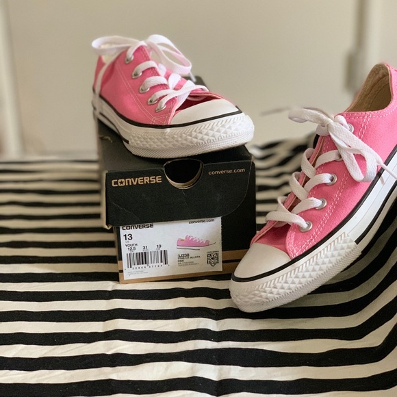 Girls low top tennis shoes - Picture 2 of 4